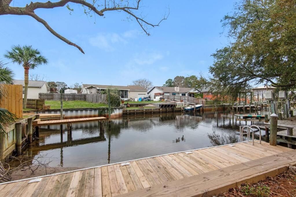 Gulf Brz-Beaches-Dwntwn Pns-Pet Friendly-Canal Gulf Breeze Exterior foto